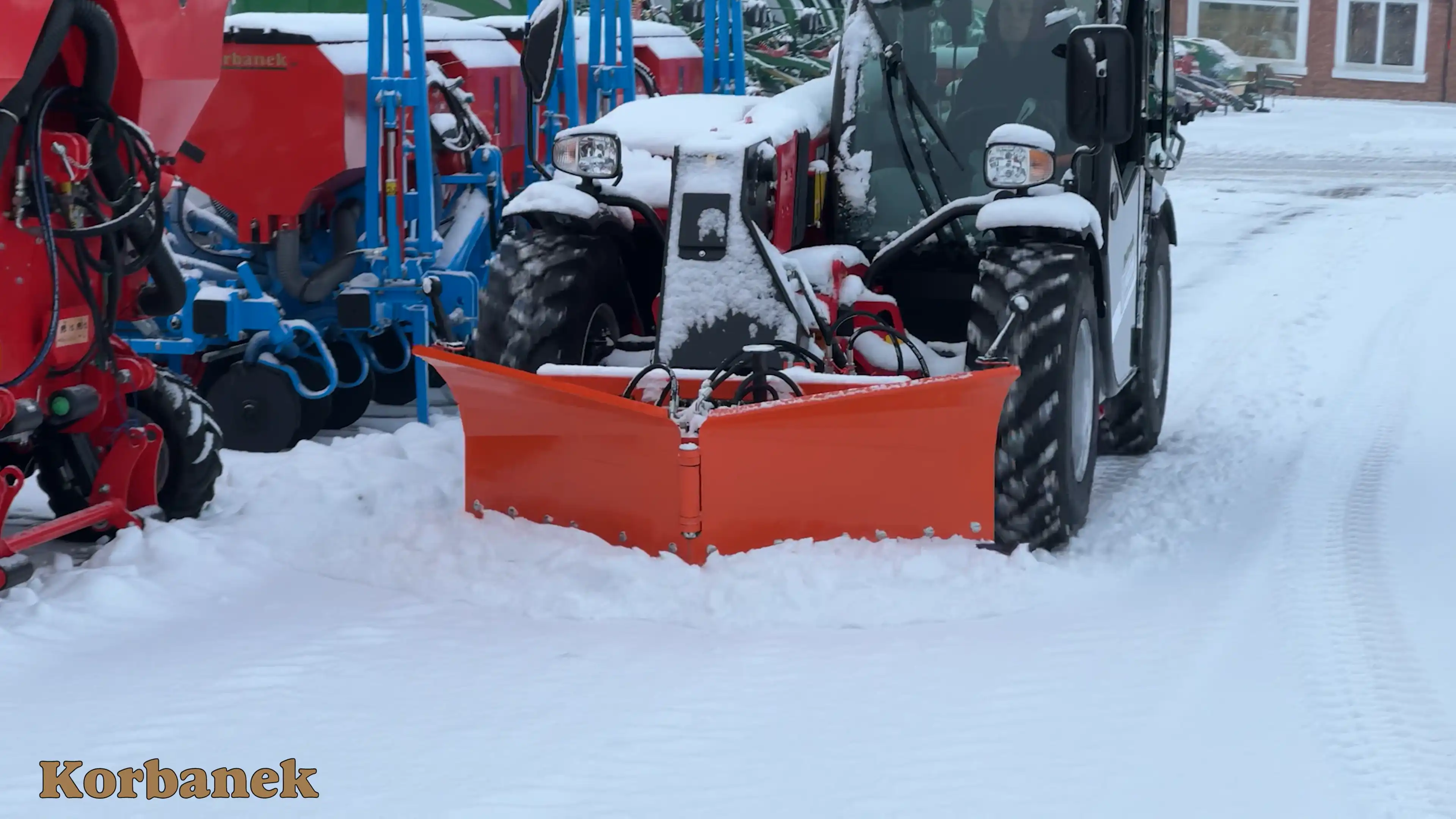 Odpowiedio dobrany pług to klucz do sukcesu odśnieżania ładowarką
