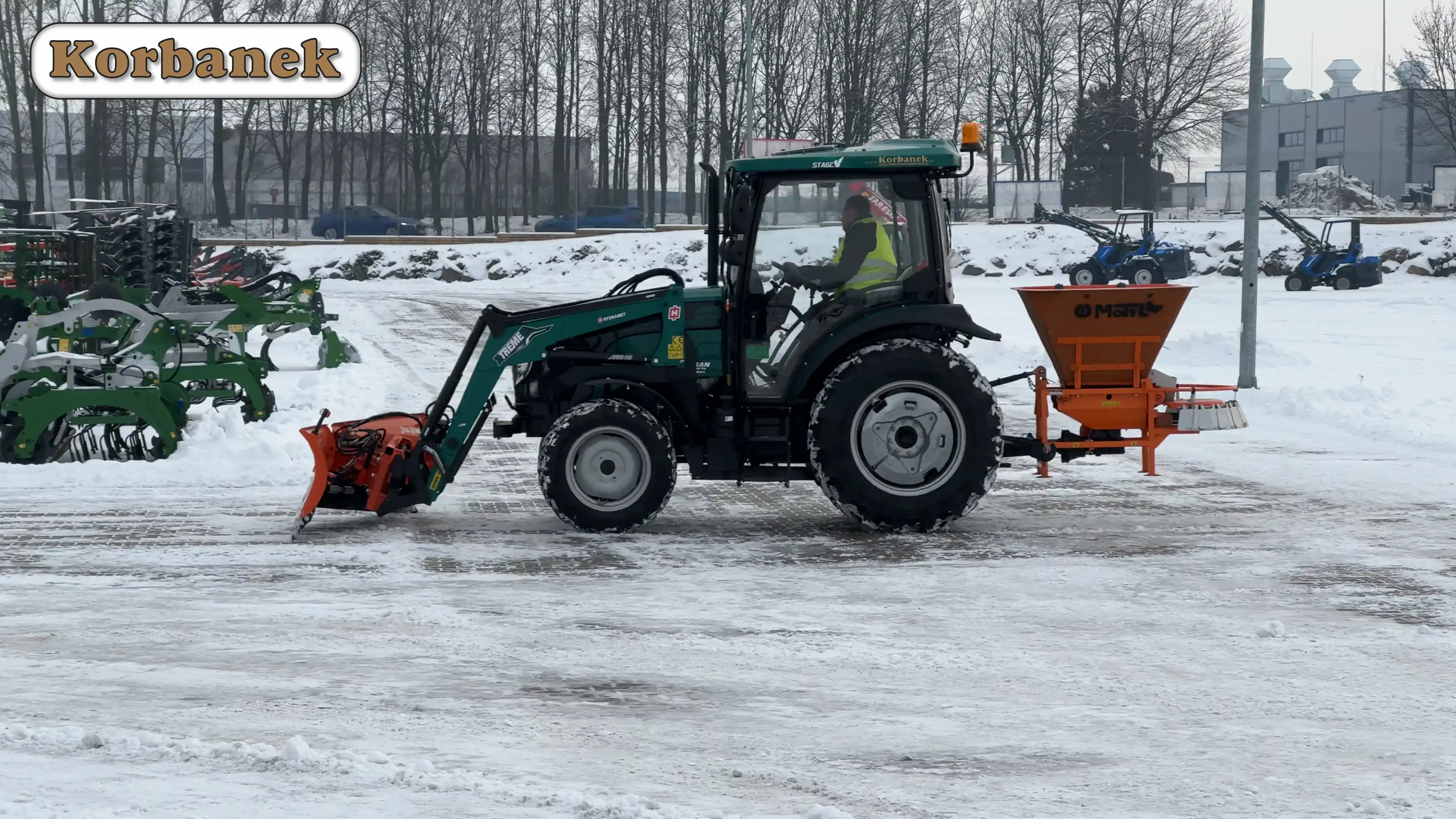 Ciągnik rolniczy w zestawie komunalnym