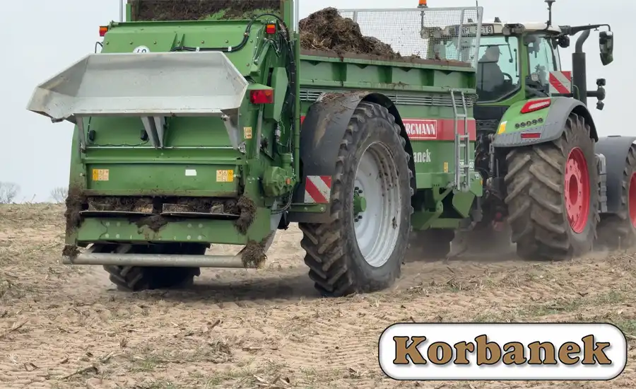 Rozrzucanie obornika 