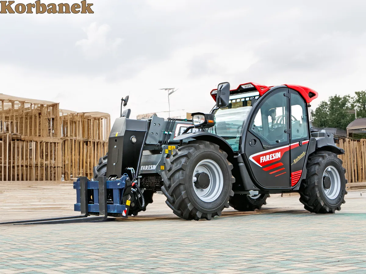 Ładowarka Faresin o kompaktowej wysokości Faresin 7.32