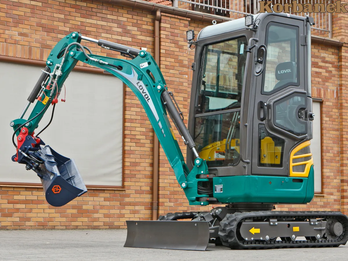 Minikoparka Lovol Koparka