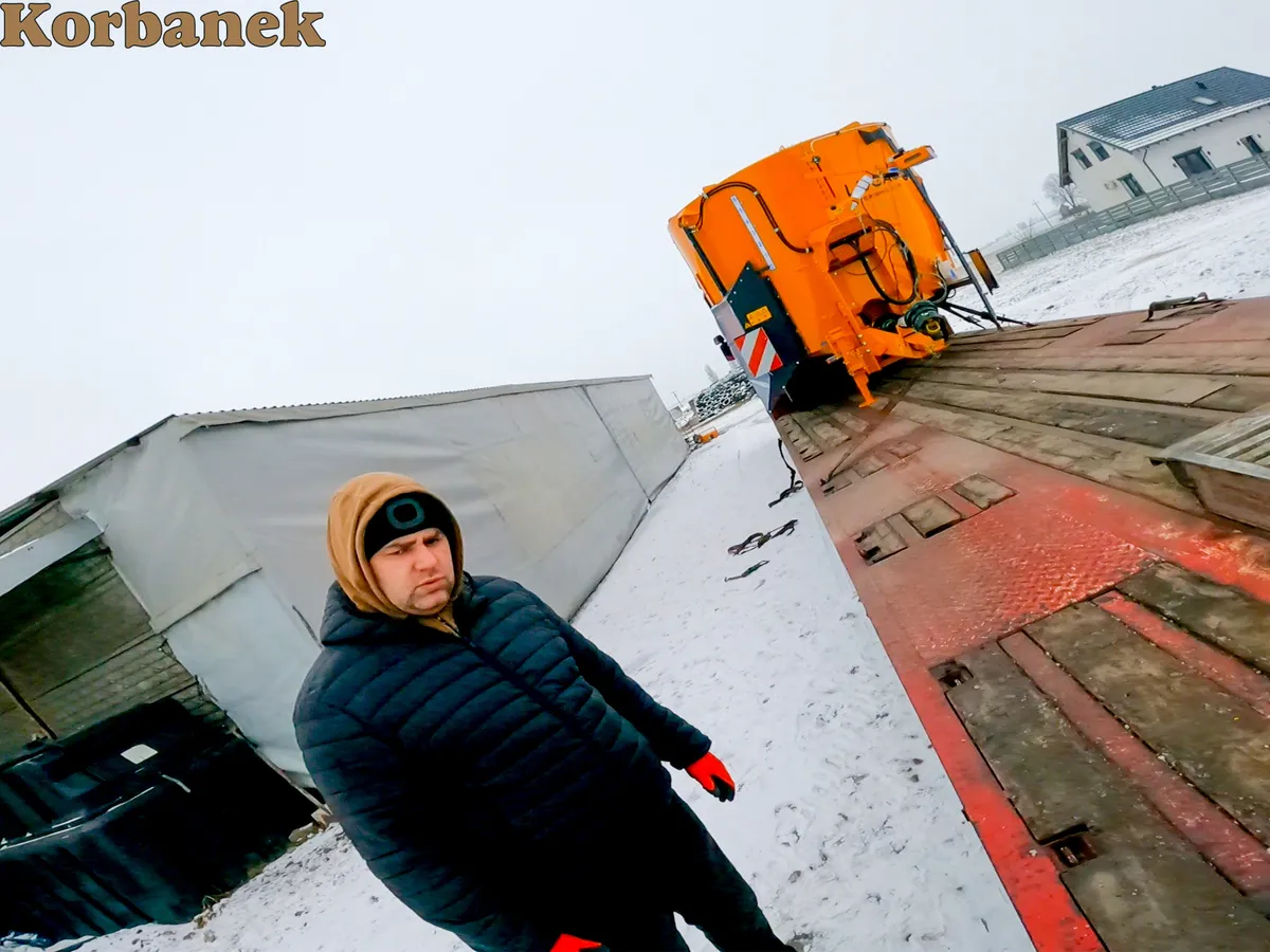 Dostawa paszowozu Lucas Nowy nabytek Lucas