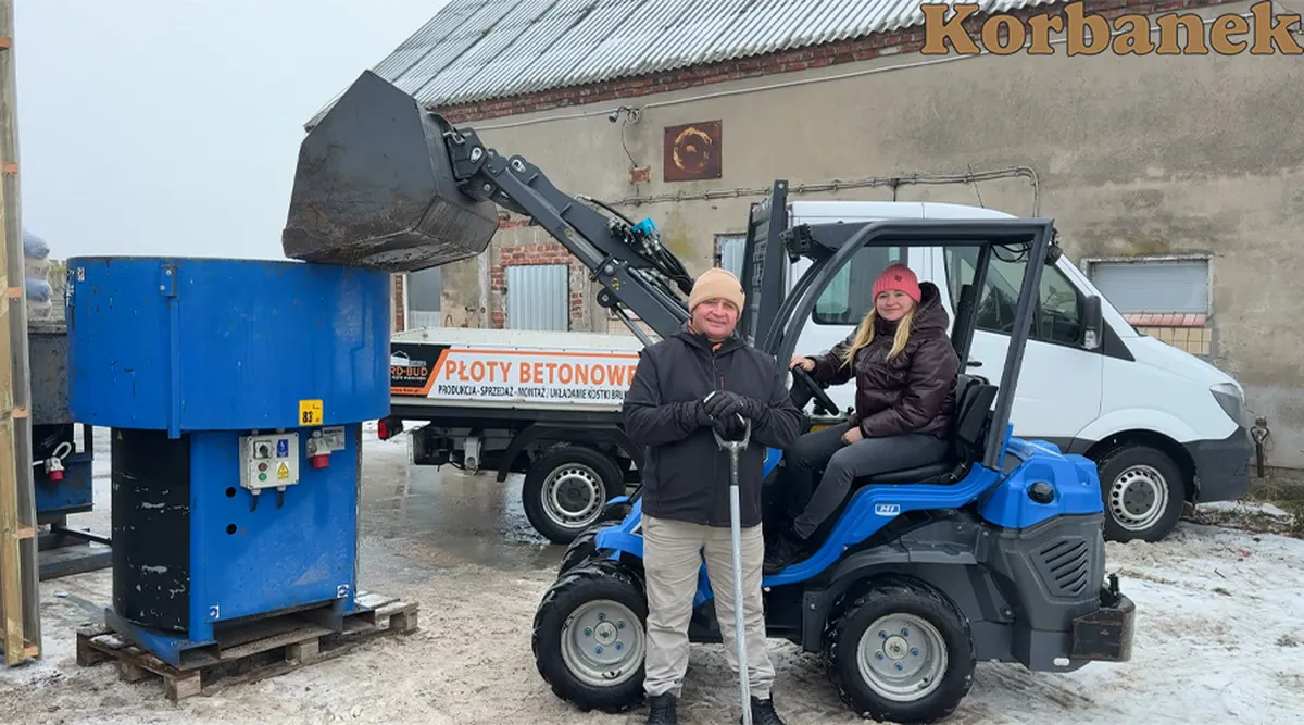 Piotrek właściciel firmy Akord-Bud Córka z ojcem
