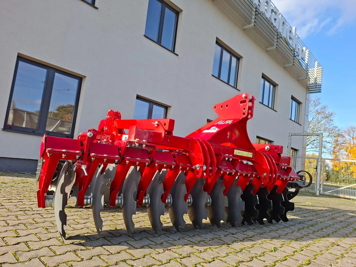 Agregat talerzowy uprawowy ścierniskowy podorywkowy Krukowiak Alfa 3,0 m firma Korbanek Agregat talerzowy uprawowy ścierniskowy podorywkowy Krukowiak Alfa 3,0 m firma Korbanek