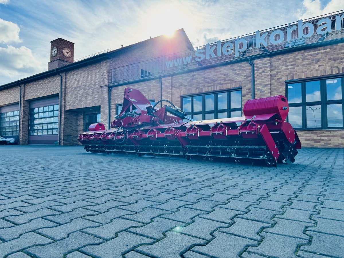 Agregat mulczer do ścierniska i poplonów Krukowiak Plac Korbanek wal nozowy talerzowy Alfa Mulch 6,0 m