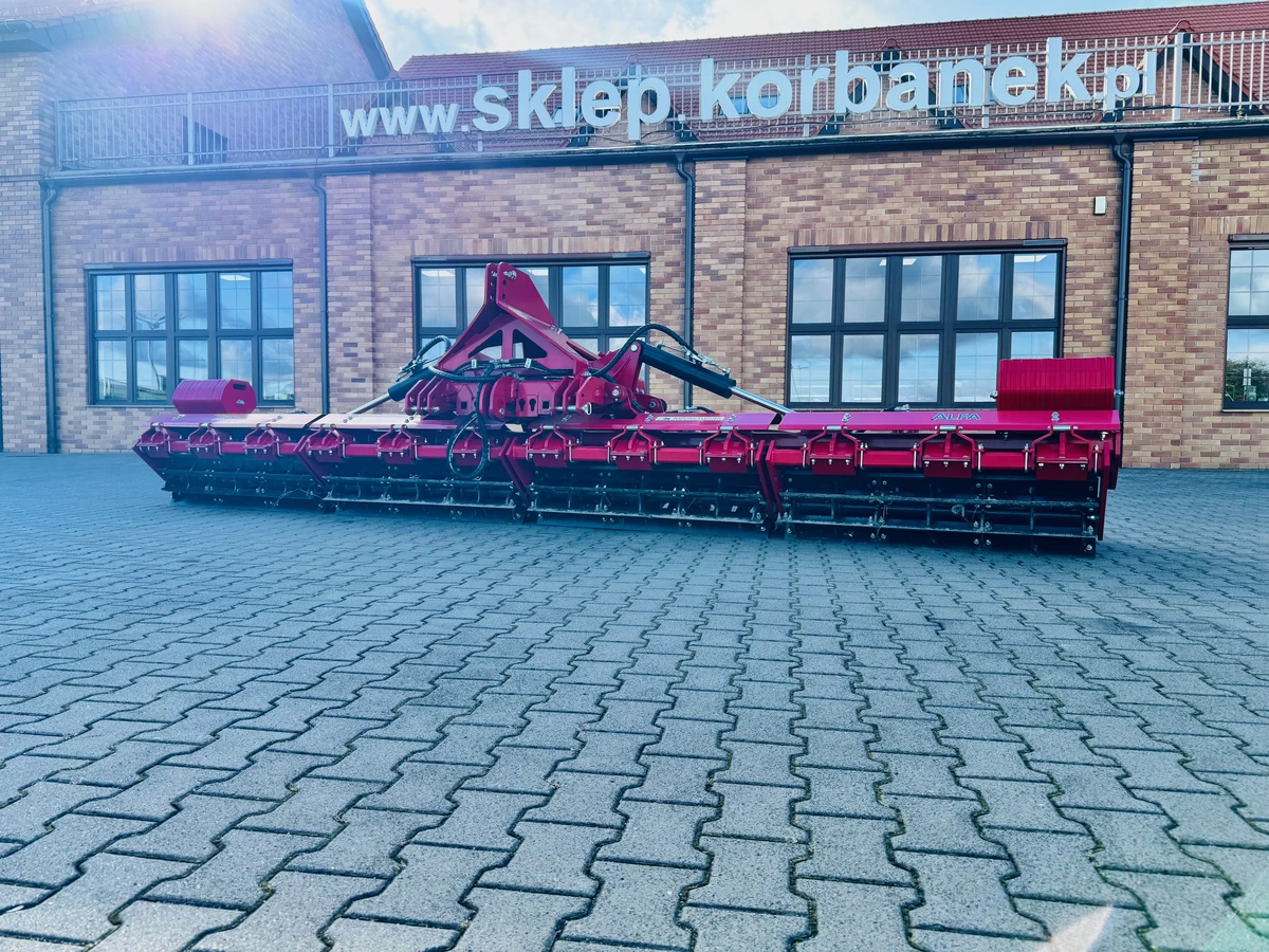 Agregat mulczer do ścierniska i poplonów Krukowiak Plac Korbanek wal nozowy talerzowy Alfa Mulch 6,0 m