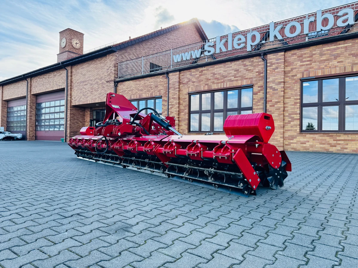 Agregat mulczer do ścierniska i poplonów Krukowiak Plac Korbanek wal nozowy talerzowy Alfa Mulch