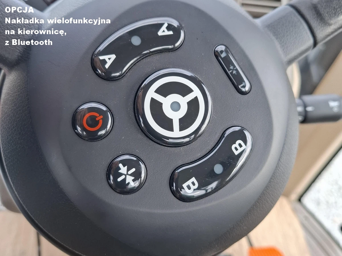 Opcjonalna nakładka wielofunkcyjna na kierownicę, z komunikacją Bluetooth