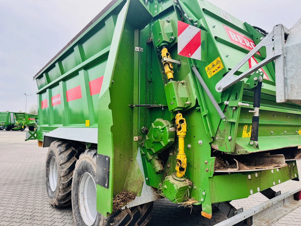 Rozrzutnik uniwersalny do wapna do obornika Bergmann TSW 6240 S Adapter 2-walcowy poziomy plus tarczowy Rozrzutnik uniwersalny do wapna do obornika Bergmann TSW 6240 S Adapter 2-walcowy poziomy plus tarczowy