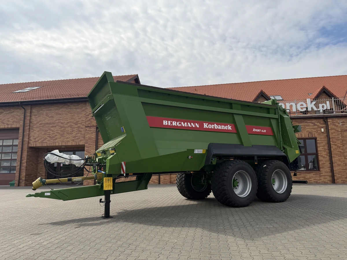 Niemiecki precyzyjny uniwersalny rozrzutnik do wapna i obornika Bergmann XPERT 4.22