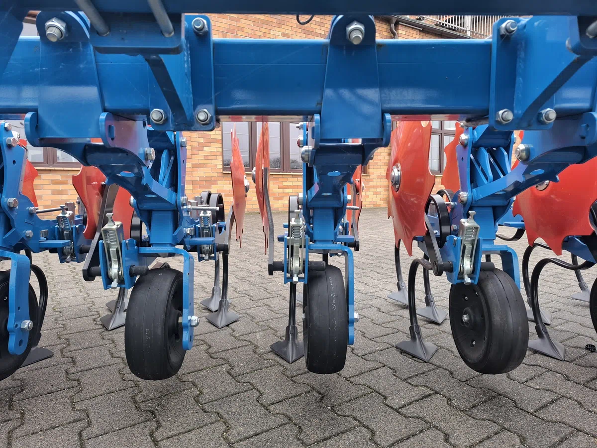 Widok na sekcje pielące do buraków Widok na sekcje pielące do buraków