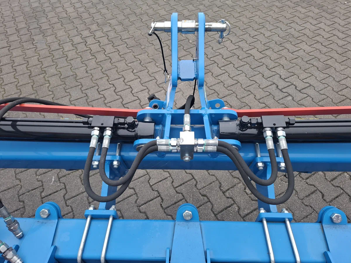 Górny punkt zaczepowy i instalacja hydrauliczna Górny punkt zaczepowy i instalacja hydrauliczna