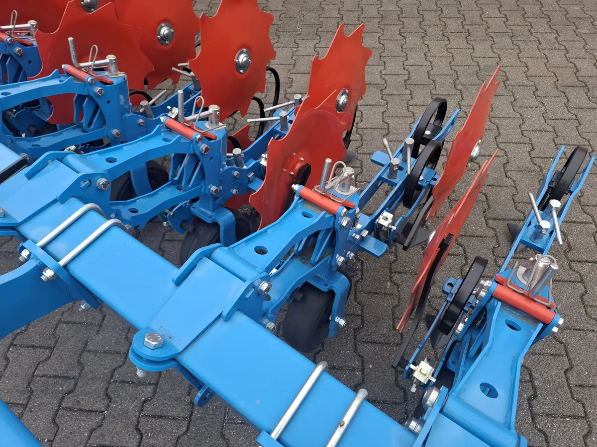 Boczne ramię z sekcjami pielącymi Boczne ramię z sekcjami pielącymi