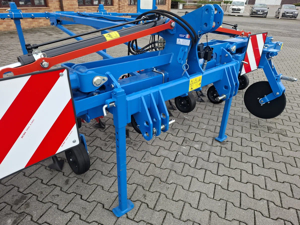 Stopy podporowe pielnika i oświetlenie sygnalizacyjne