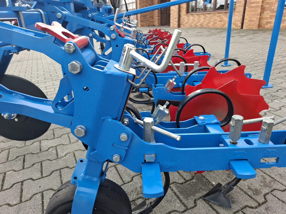 Korba ustawiająca głębokość roboczą sekcji pielącej