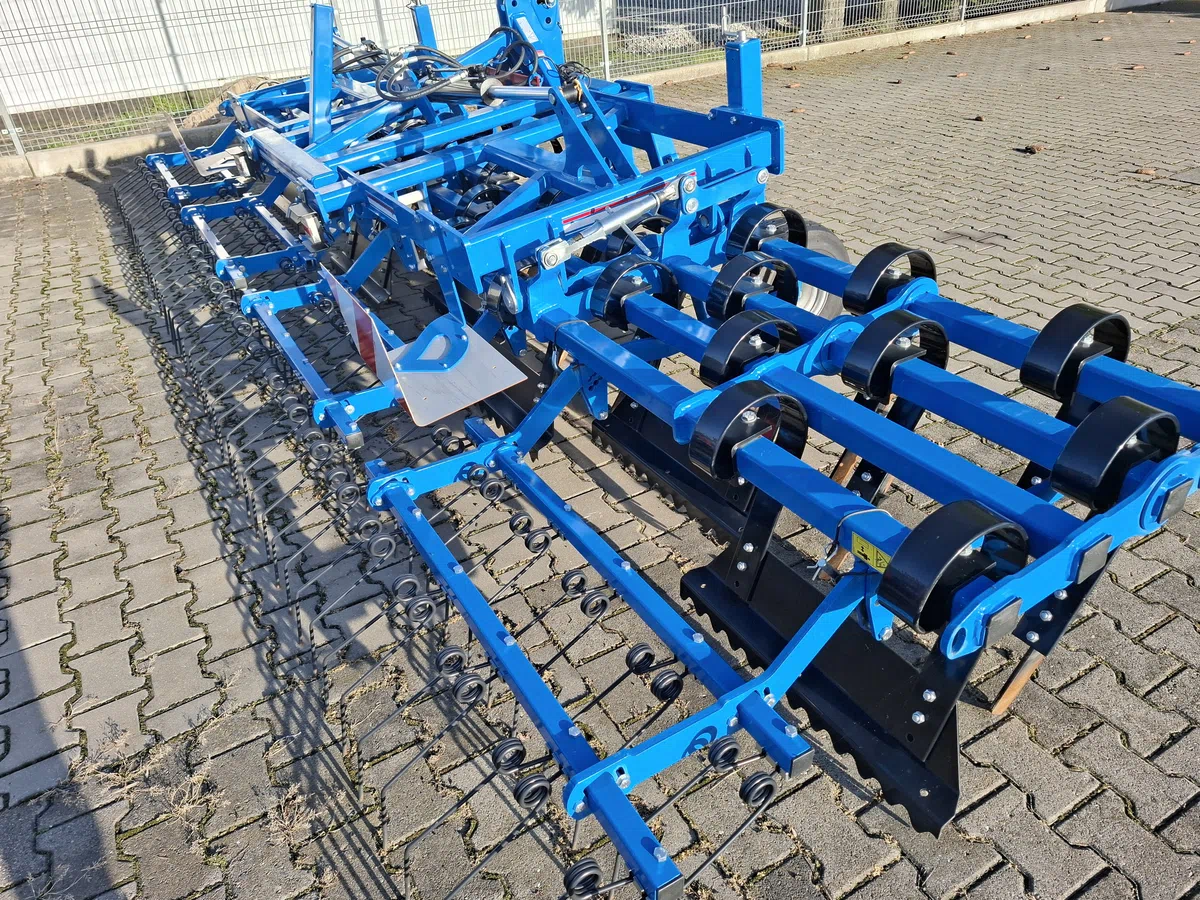 Po pokazowy regenerator łąki i użytków zielonych CARRE PRAIRIAL 6m Po pokazowy regenerator łąki i użytków zielonych CARRE PRAIRIAL 6m