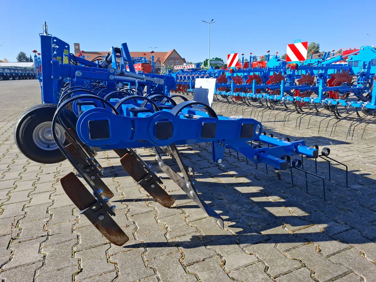 Po pokazowy regenerator łąki i użytków zielonych CARRE PRAIRIAL 6m Po pokazowy regenerator łąki i użytków zielonych CARRE PRAIRIAL 6m