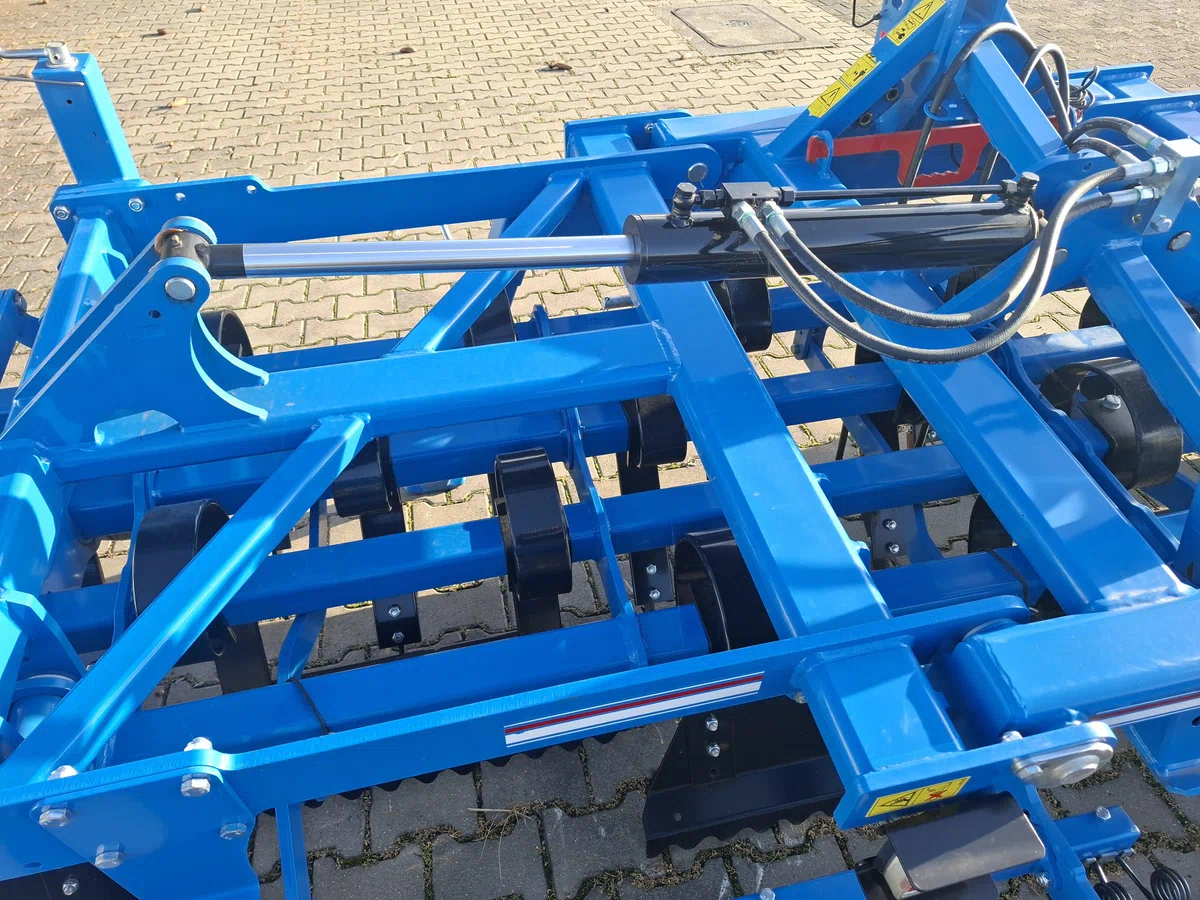 Rama składana hydraulicznie 6m Rama składana hydraulicznie 6m