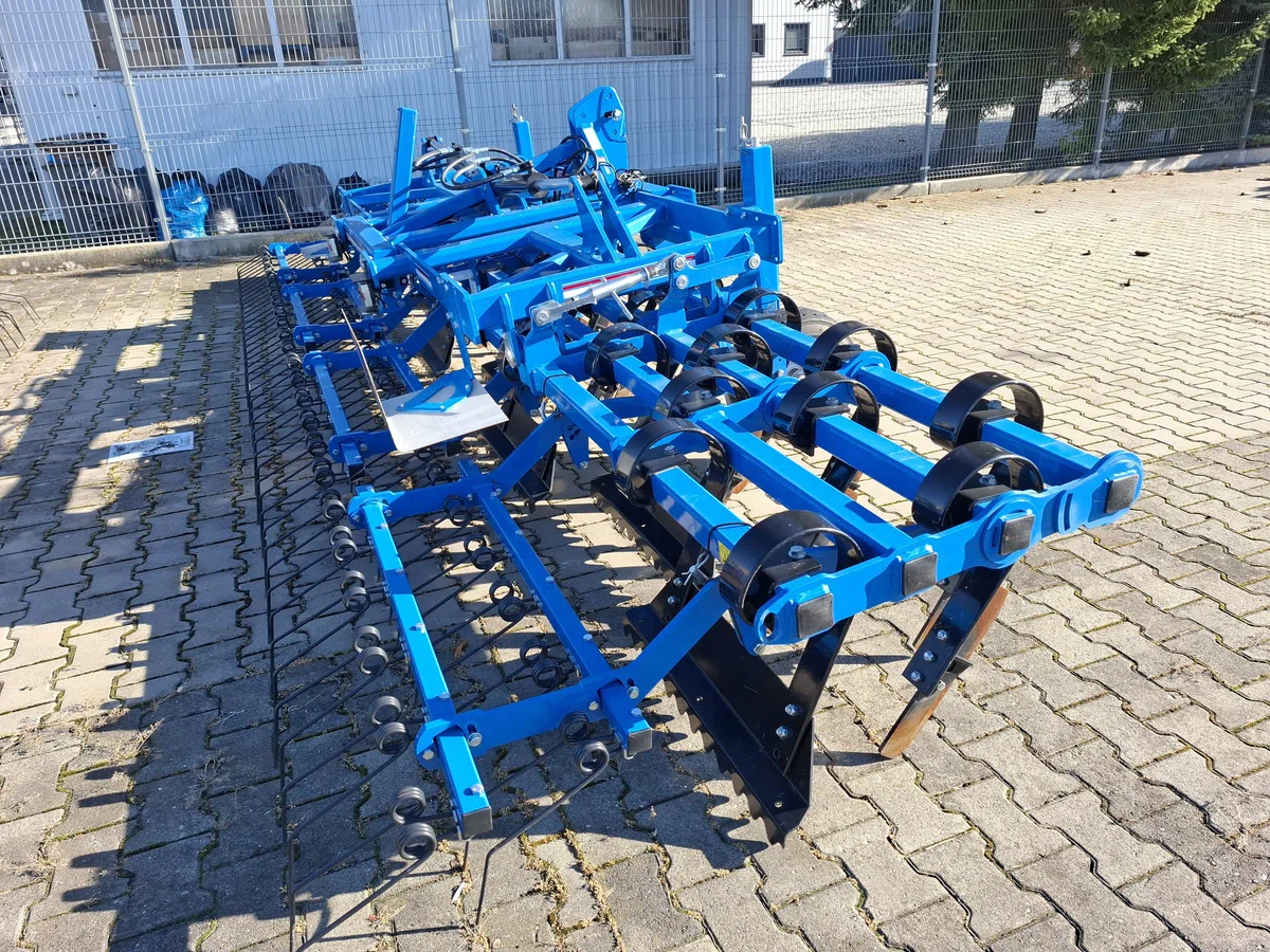 Po pokazowy regenerator łąki i użytków zielonych CARRE PRAIRIAL 6m Po pokazowy regenerator łąki i użytków zielonych CARRE PRAIRIAL 6m