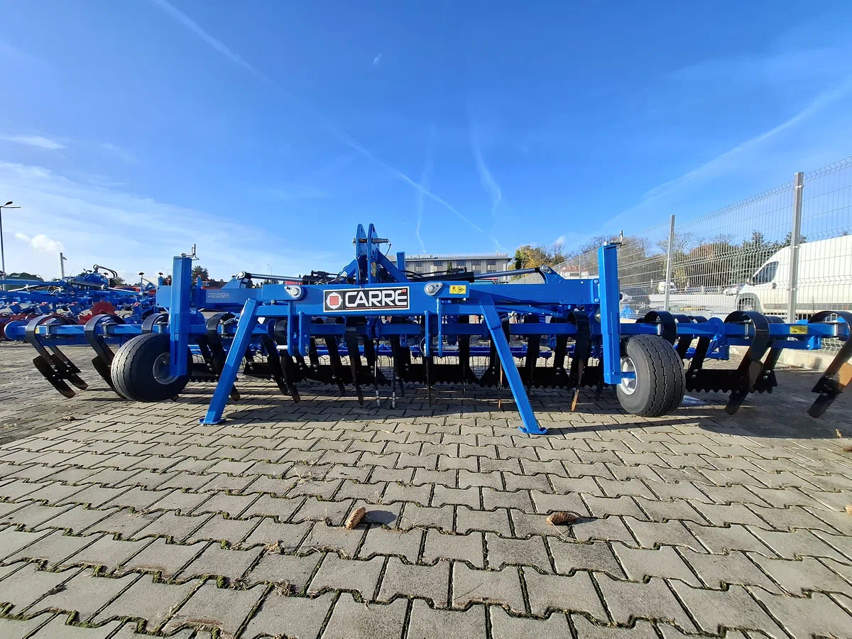 Maszyna do rekultywacji użytków zielonych Maszyna do rekultywacji użytków zielonych