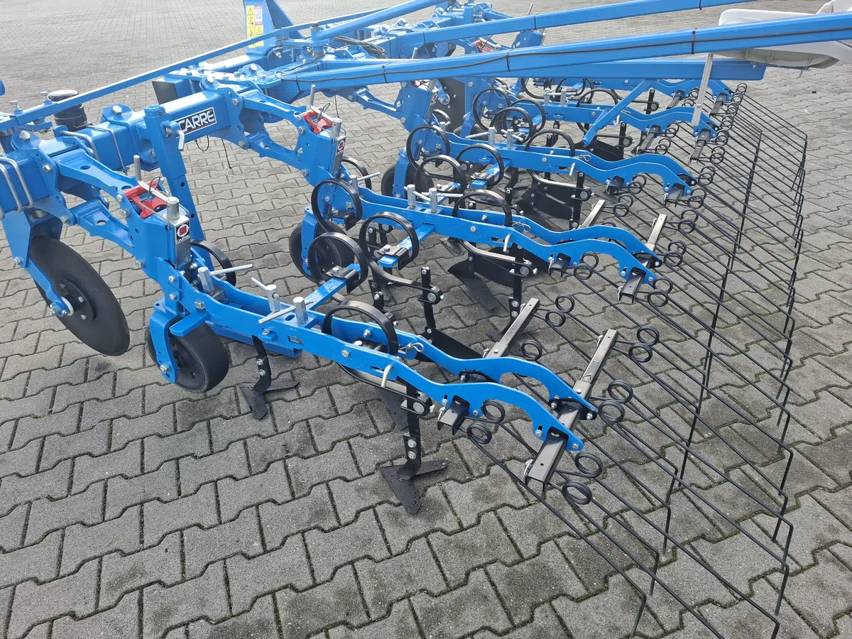 Zgrzebła palczaste z tyłu sekcji pielących