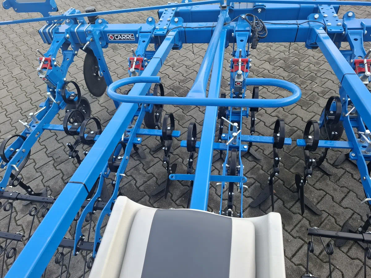 Układ prowadzenia mechanicznego pielnika