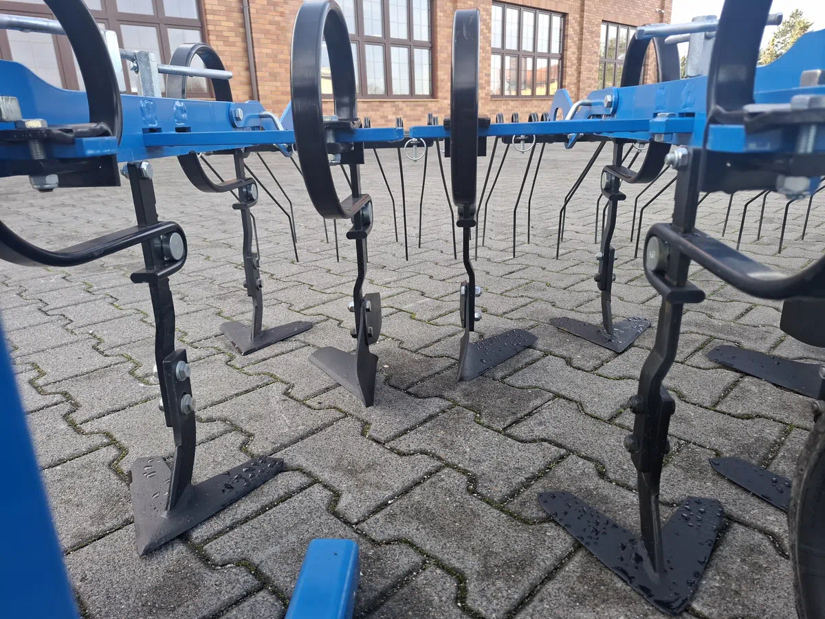 Widok na sekcje robocze pielnika