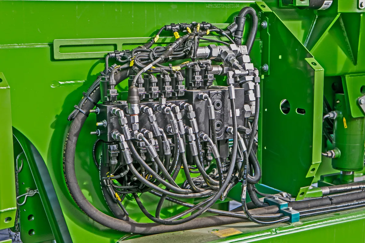 Blok Przyczepa przeładowcza Bergmann GTW 330 Plac firma Korbanek Przyczepa przeładowcza Bergmann GTW 330 Plac firma Korbanek