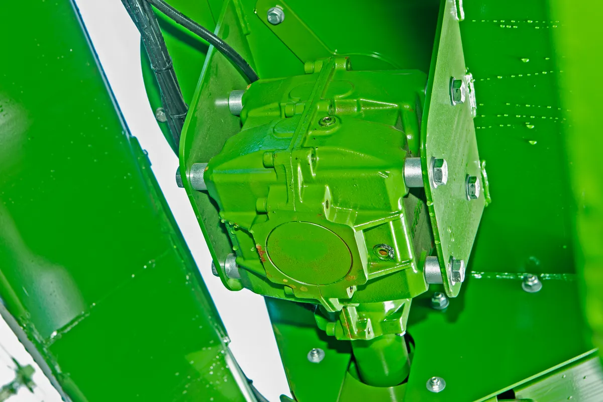 Przekłądnia Rogelberg Przyczepa przeładowcza Bergmann GTW 330 Plac firma Korbanek Przyczepa przeładowcza Bergmann GTW 330 Plac firma Korbanek