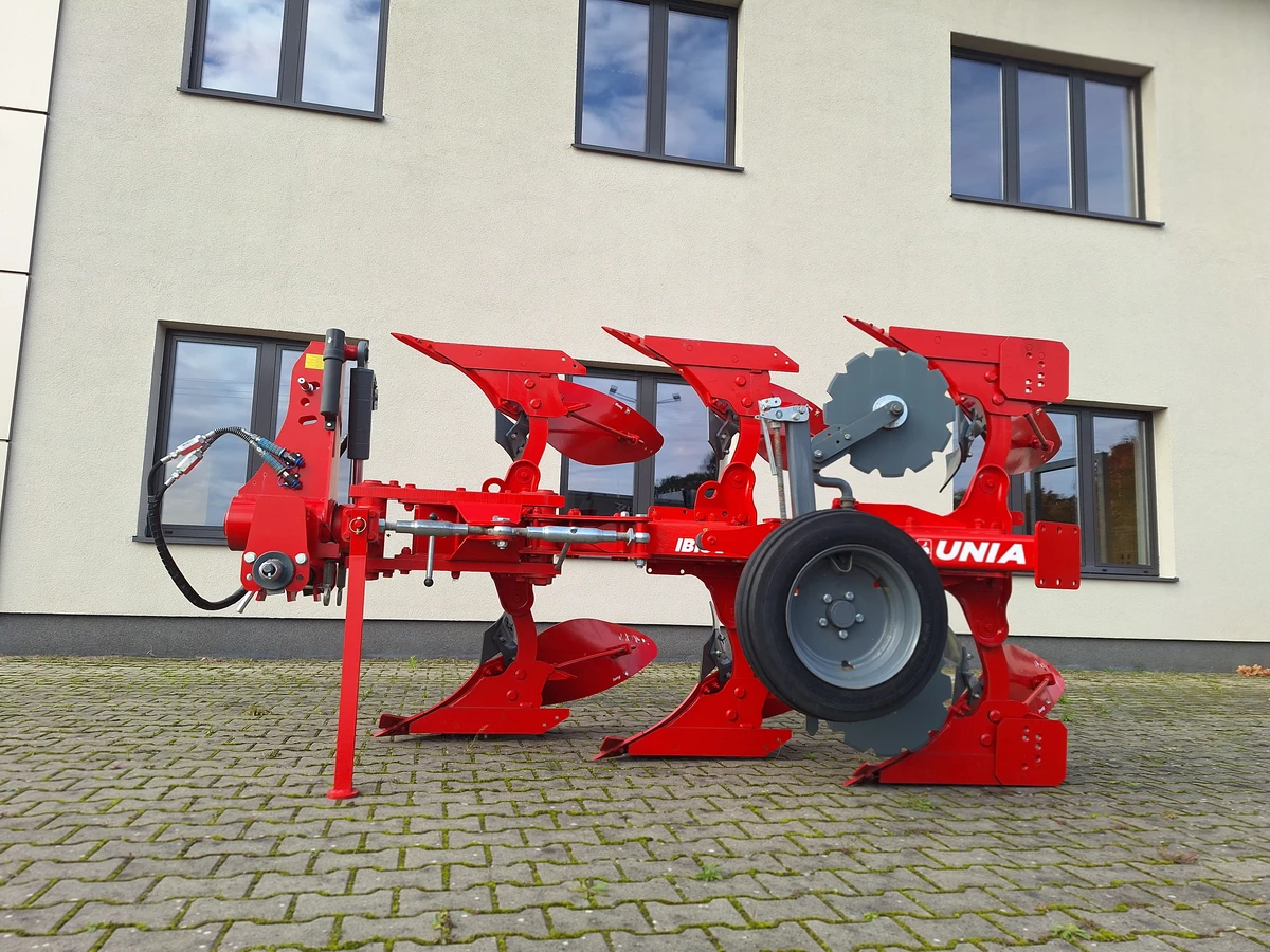 Pług obracalny obrotowy zawieszany unia ibis L 3+ zabezpieczenie śrubowe okazja cenowa plac firma korbanek Pług obracalny obrotowy zawieszany unia ibis L 3+ zabezpieczenie śrubowe okazja cenowa plac firma korbanek