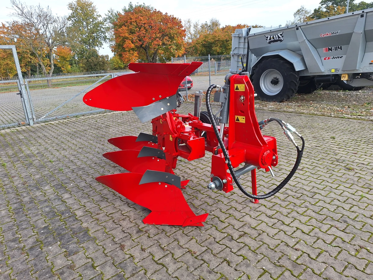 Pług obracalny obrotowy zawieszany unia ibis L 3+ zabezpieczenie śrubowe okazja cenowa plac firma korbanek Pług obracalny obrotowy zawieszany unia ibis L 3+ zabezpieczenie śrubowe okazja cenowa plac firma korbanek