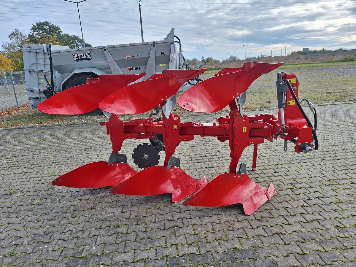 Pług obracalny obrotowy zawieszany unia ibis L 3+ zabezpieczenie śrubowe okazja cenowa plac firma korbanek Pług obracalny obrotowy zawieszany unia ibis L 3+ zabezpieczenie śrubowe okazja cenowa plac firma korbanek