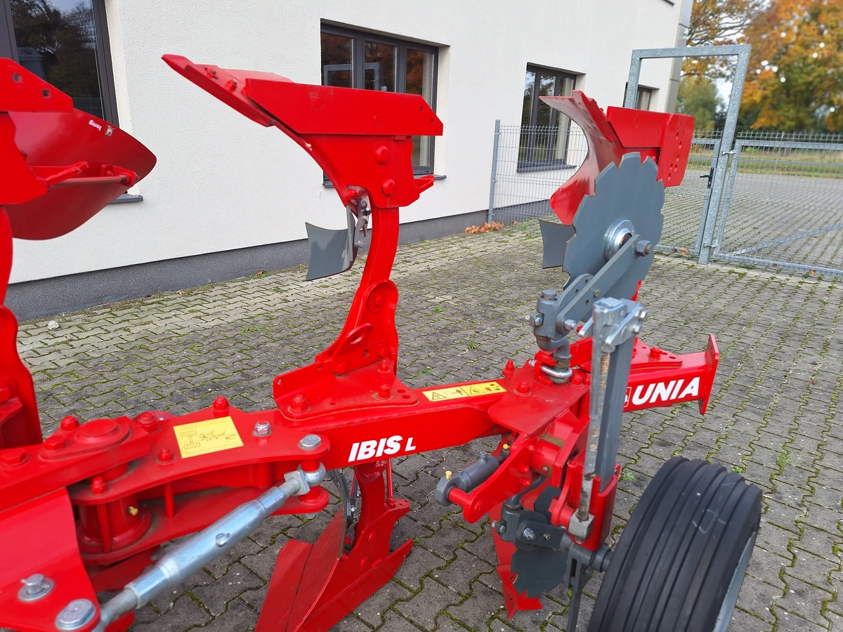 Pług obracalny obrotowy zawieszany unia ibis L 3+ zabezpieczenie śrubowe okazja cenowa plac firma korbanek Pług obracalny obrotowy zawieszany unia ibis L 3+ zabezpieczenie śrubowe okazja cenowa plac firma korbanek