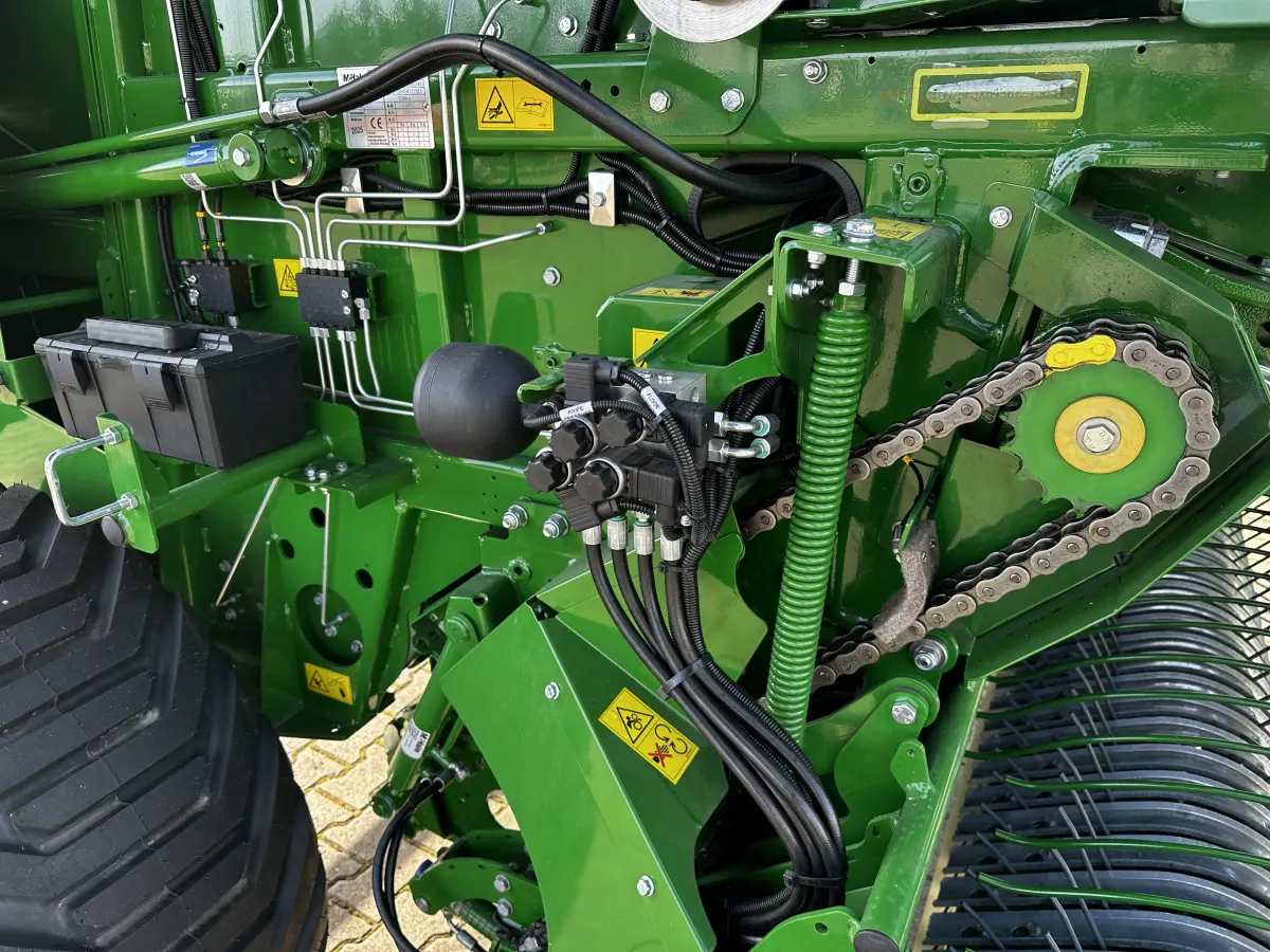 McHale F5-550 blok zaworów Prasa McHale F5-550 blok zaworów