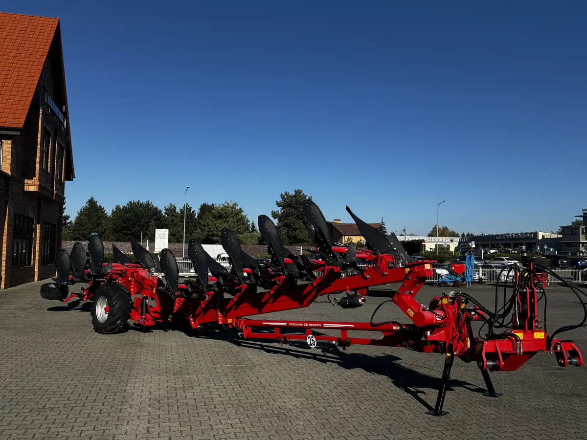 Gregoire-Besson- Voyager C80-Plac Korbanek-8 Gregoire-Besson- Voyager C80-Plac Korbanek-8