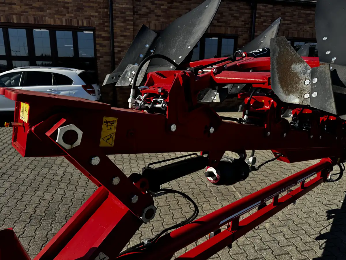 Gregoire-Besson- Voyager C80-Plac Korbanek-16 Gregoire-Besson- Voyager C80-Plac Korbanek-16