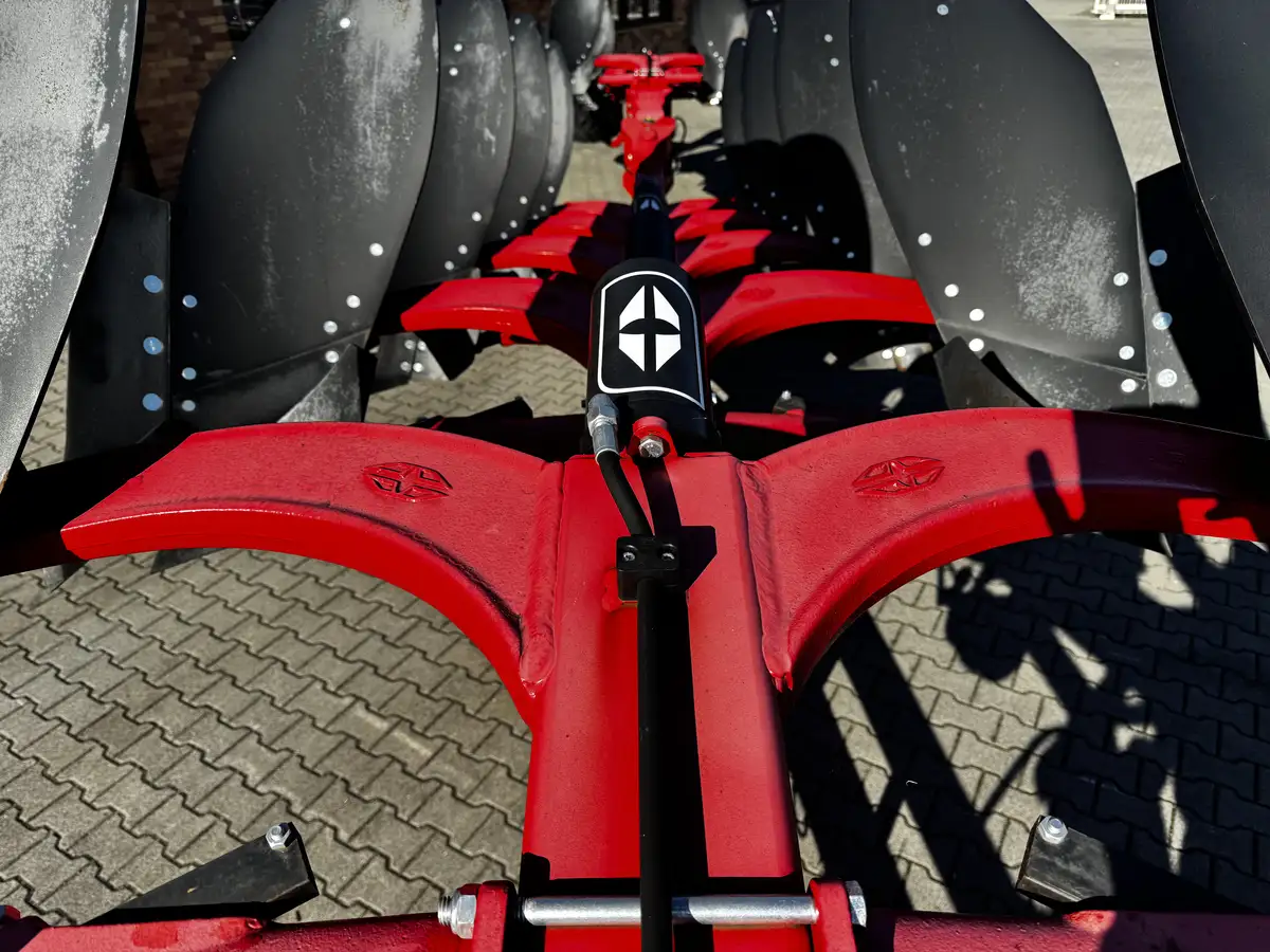 Gregoire-Besson- Voyager C80-Plac Korbanek-10 Gregoire-Besson- Voyager C80-Plac Korbanek-10