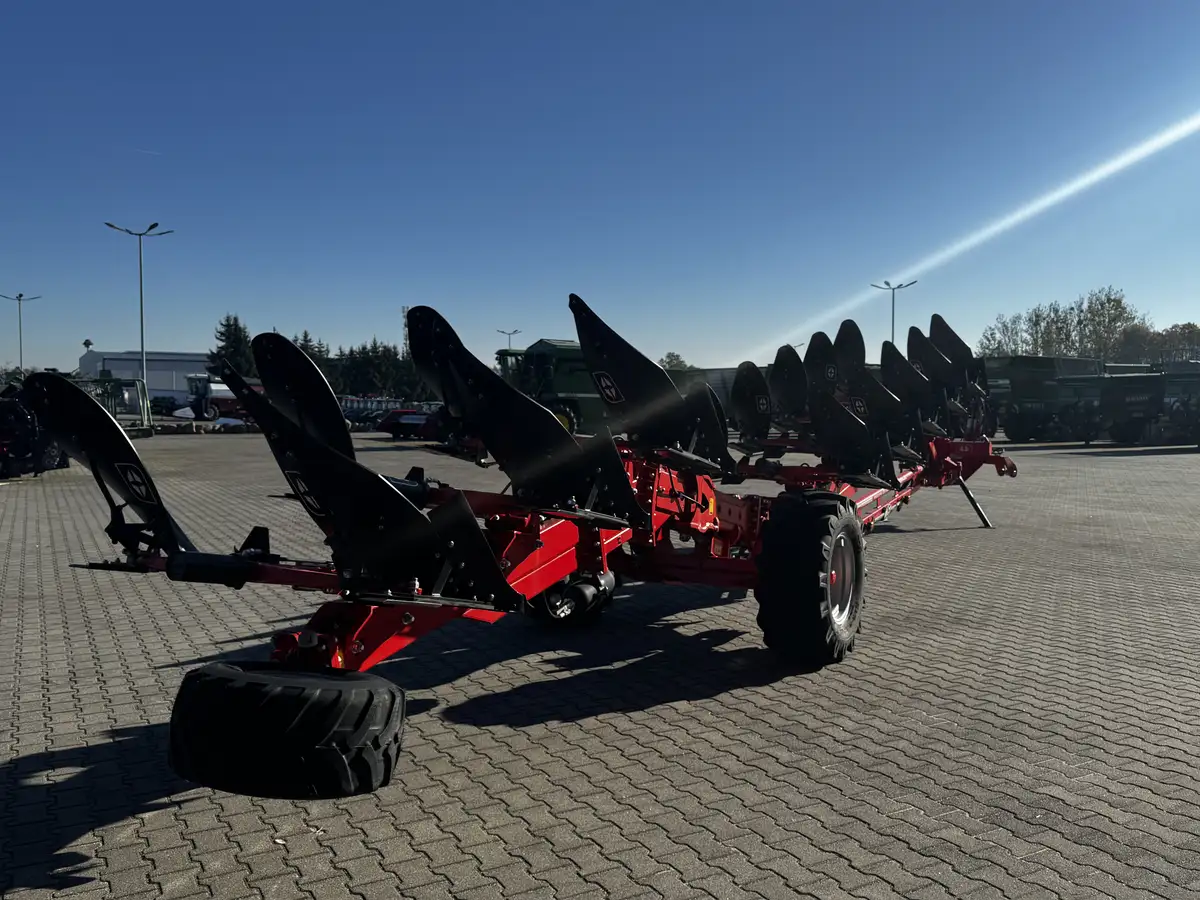 Gregoire-Besson- Voyager C80-Plac Korbanek-6 Gregoire-Besson- Voyager C80-Plac Korbanek-6