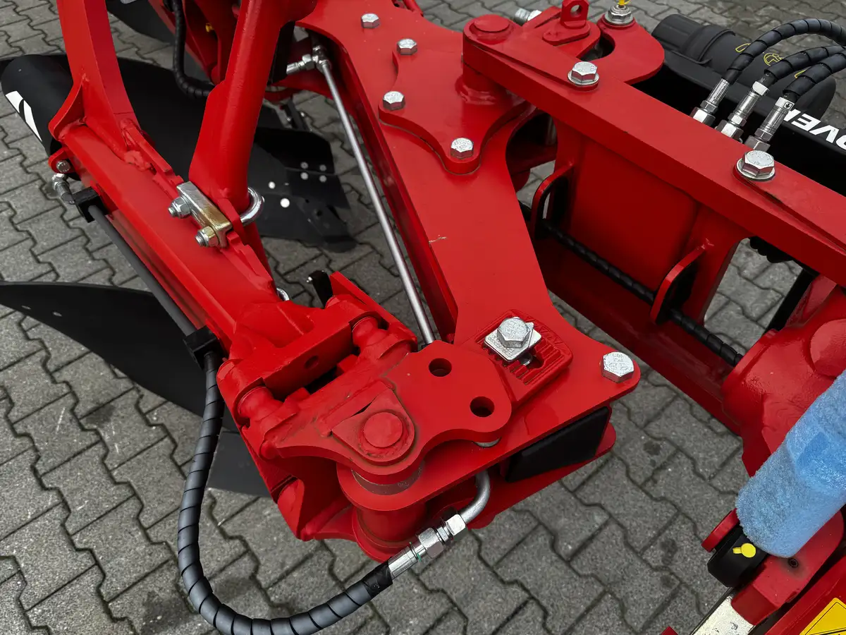 Gregoire-Besson- Rover 40-Plac Korbanek-15 Gregoire-Besson- Rover 40-Plac Korbanek-15