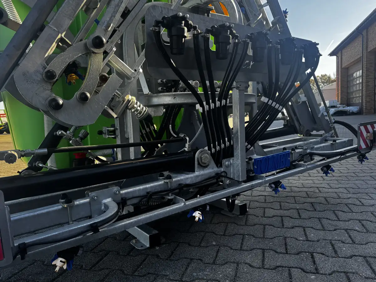 Tolmet-Opryskiwacz-Xsara1015-Plac Korbanek-13 Tolmet-Opryskiwacz-Xsara1015-Plac Korbanek-13