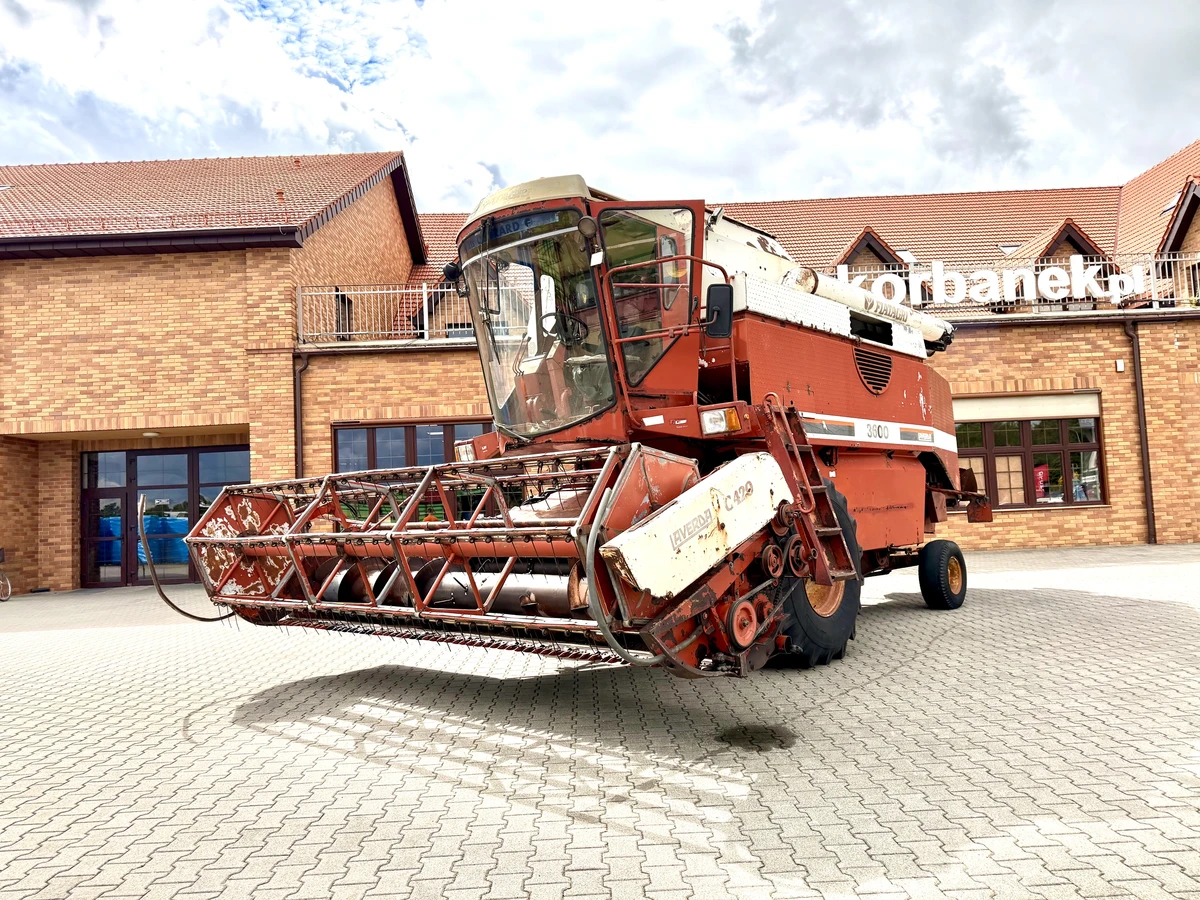 Kombajn zbożowy Laverda 3600 Heder 4,2 m okazja cenowa plac firma Korbanek Kombajn zbożowy Laverda 3600 Heder 4,2 m okazja cenowa plac firma Korbanek