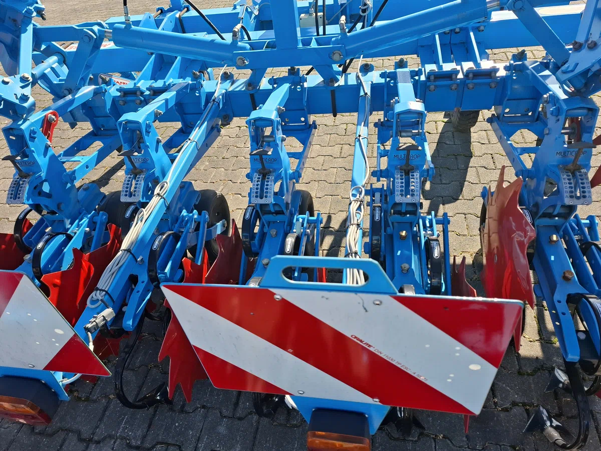 Widok na pielnik do buraków 6-rzędowy Widok na pielnik do buraków 6-rzędowy