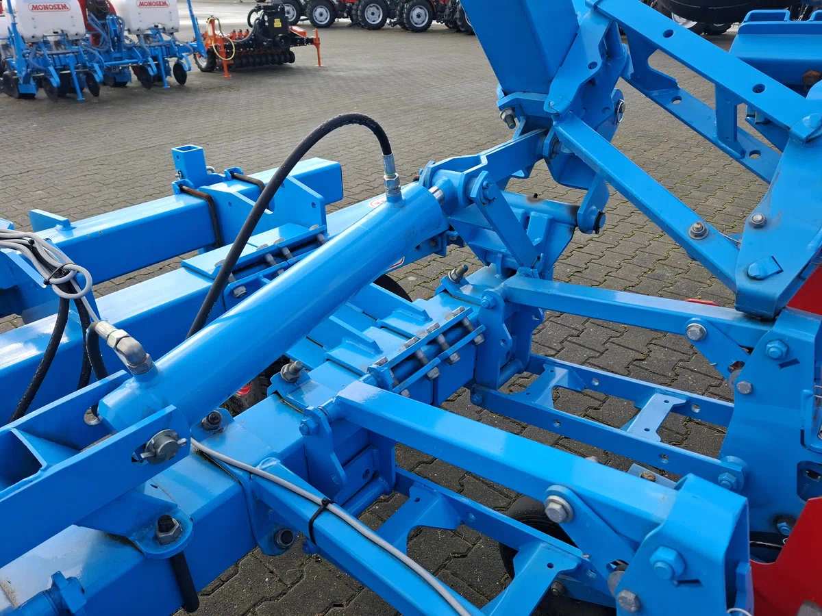 Układ hydraulicznego składania ramy pielnika Monosem Multicrop Układ hydraulicznego składania ramy pielnika Monosem Multicrop