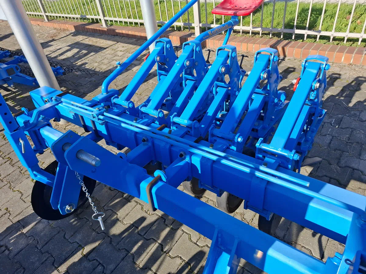 Rama pielnika i układ skrętny Rama pielnika i układ skrętny