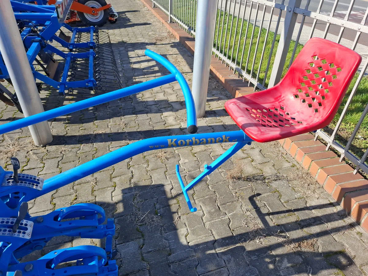 Siedzenie operatora pielnika Siedzenie operatora pielnika