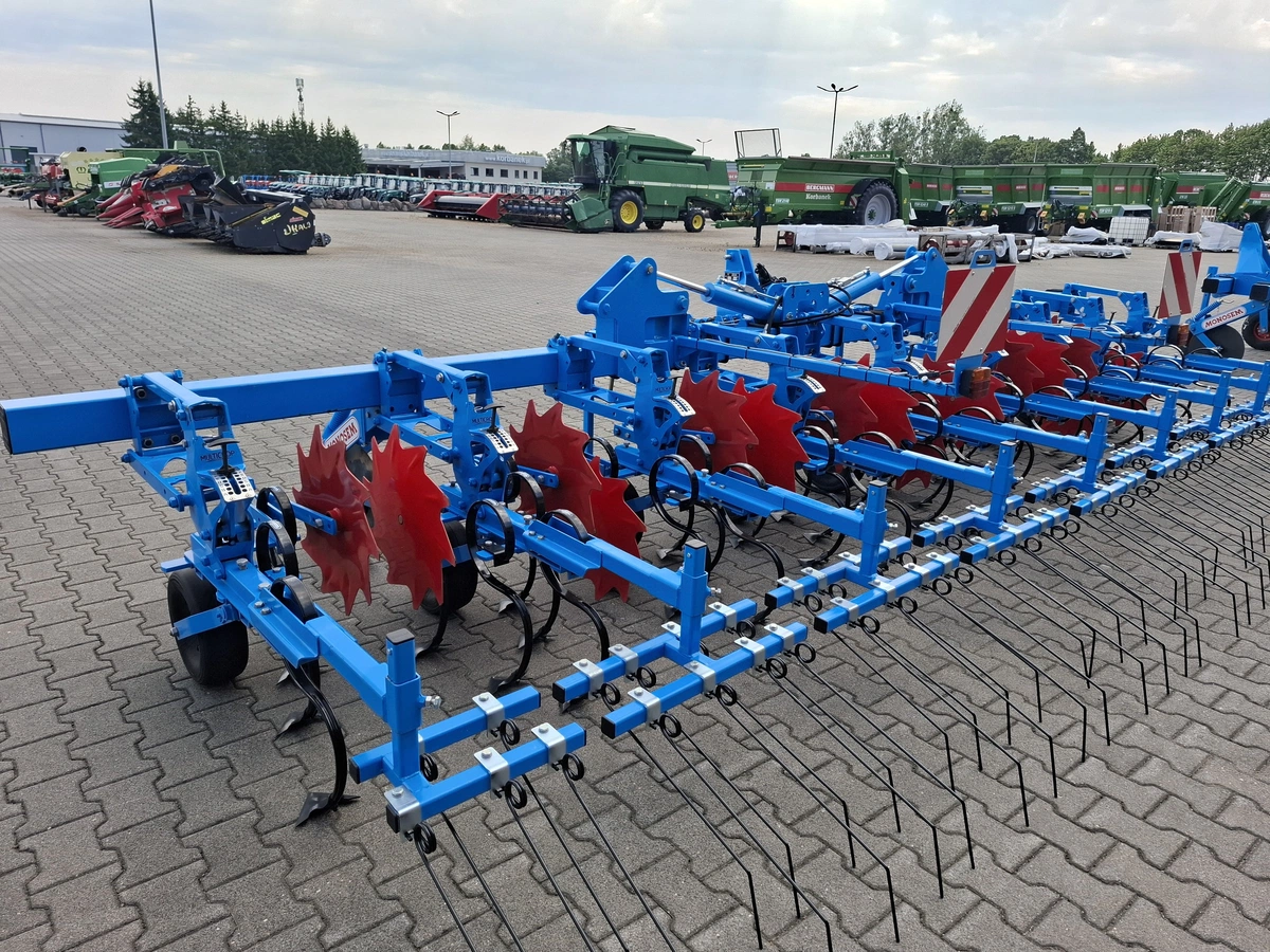 Pielnik Monosem Multicrop 8/12 rzędów widok z tyłu