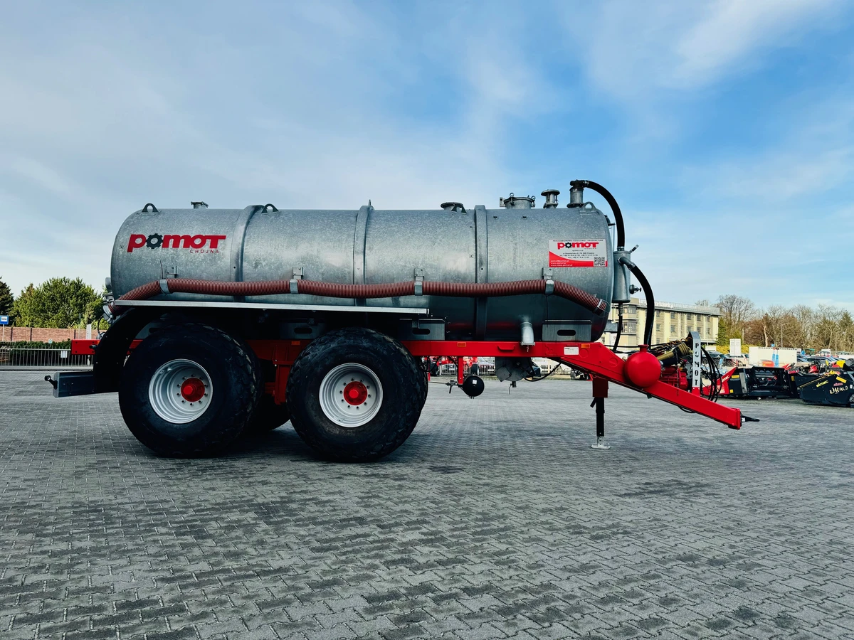 Duży zbiornik Wóz asenizacyjny Pomot Chojna 16000 T-516 Wóz asenizacyjny Pomot Chojna 16000 T-516