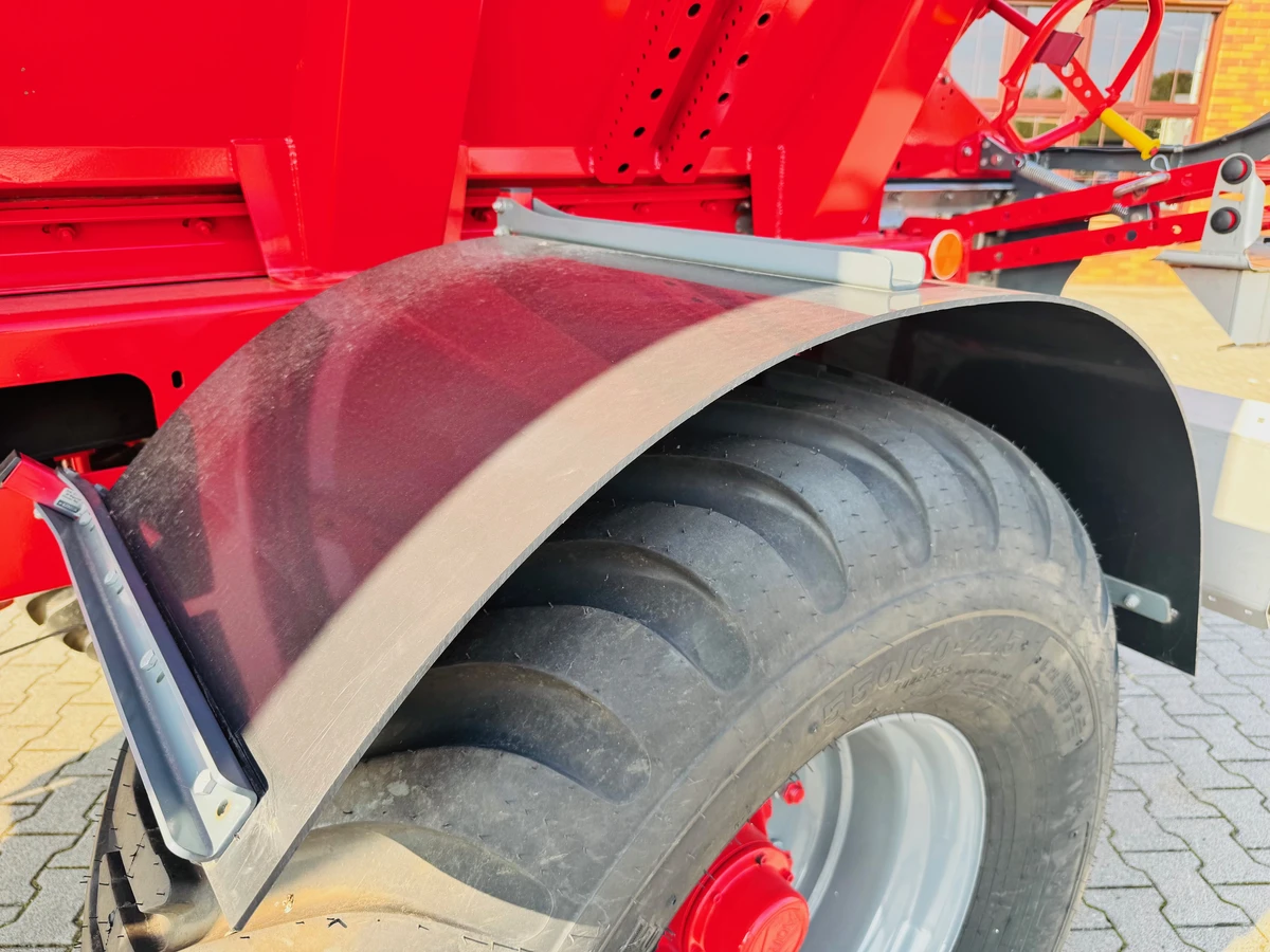 błotnik Rozsiewacz uniwersalny do nawozu i wapna Unia RCW 60 Plac firma Korbanek Rozsiewacz uniwersalny do nawozu i wapna Unia RCW 60 Plac firma Korbanek