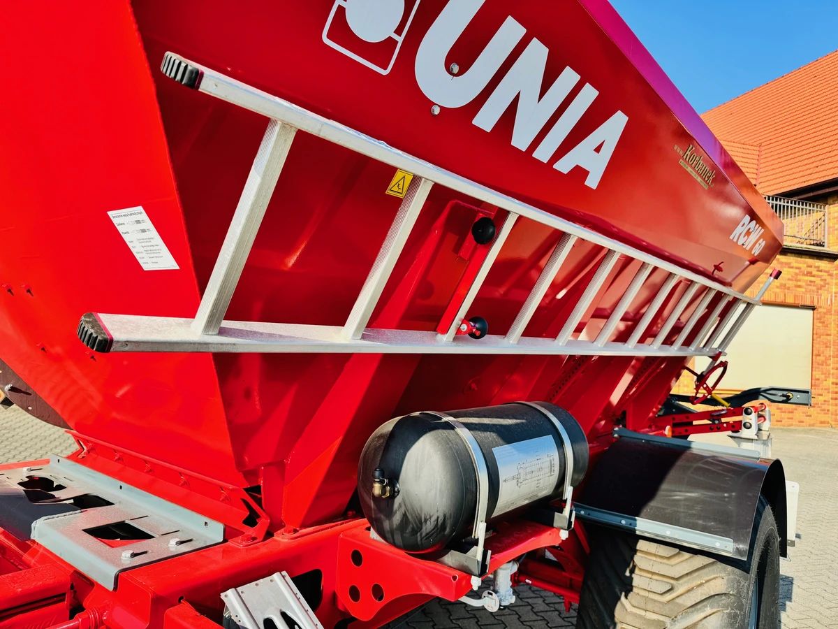 Drabinka Rozsiewacz uniwersalny do nawozu i wapna Unia RCW 60 Plac firma Korbanek Rozsiewacz uniwersalny do nawozu i wapna Unia RCW 60 Plac firma Korbanek
