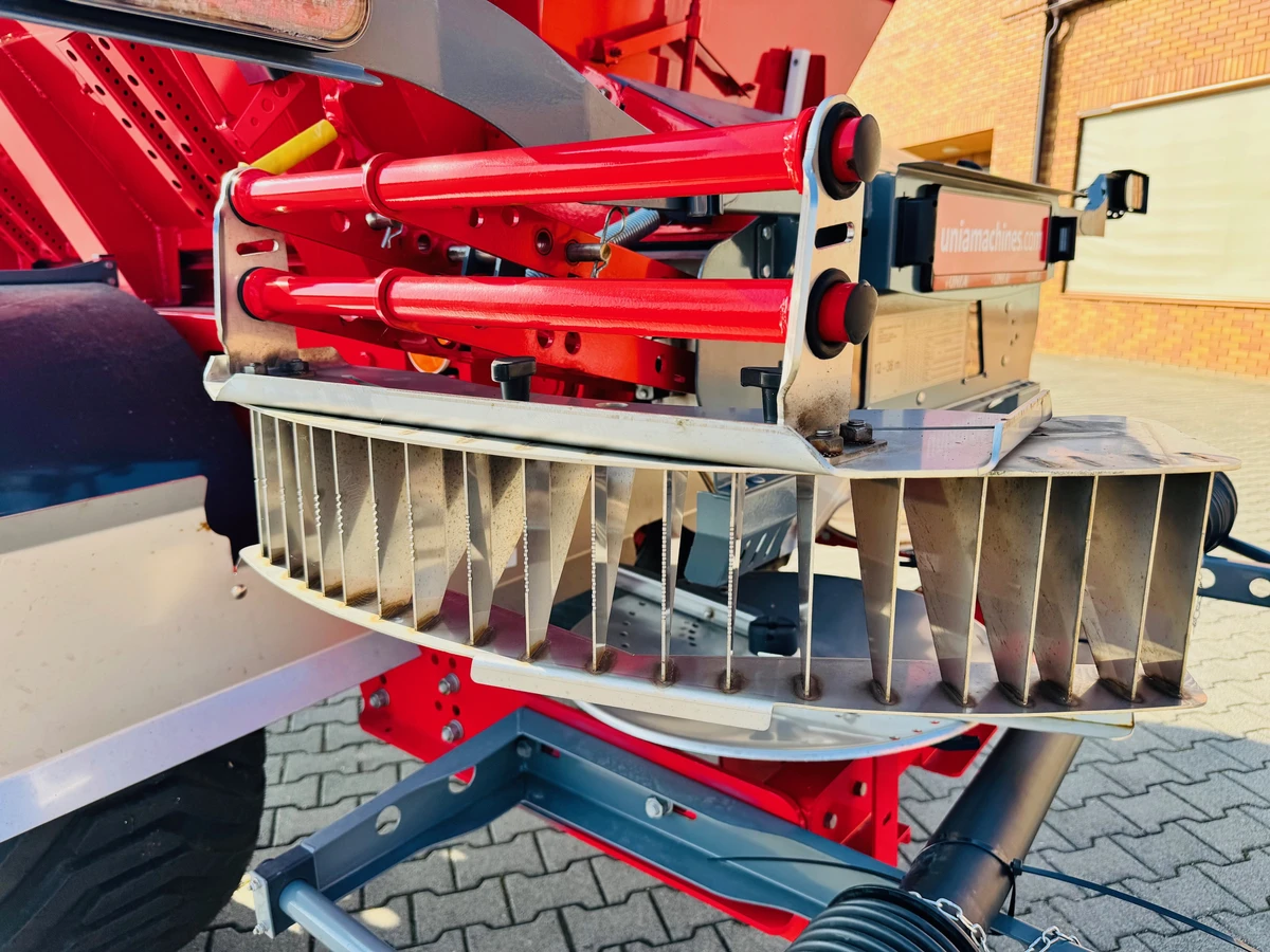 Limiter siew graniczny Rozsiewacz uniwersalny do nawozu i wapna Unia RCW 60 Plac firma Korbanek Rozsiewacz uniwersalny do nawozu i wapna Unia RCW 60 Plac firma Korbanek